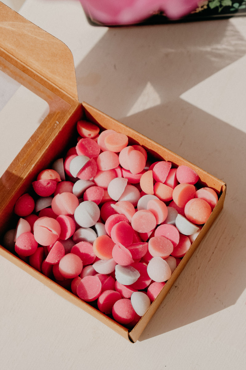 Romantasy Reader Pomegranate Noir Shimmer Scented Wax Melts