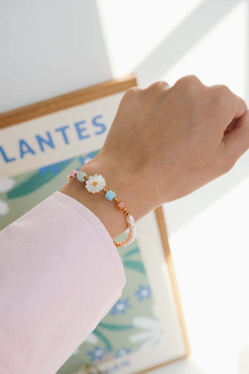 Gala Flower Pearl Beaded Necklace and Bracelet Set