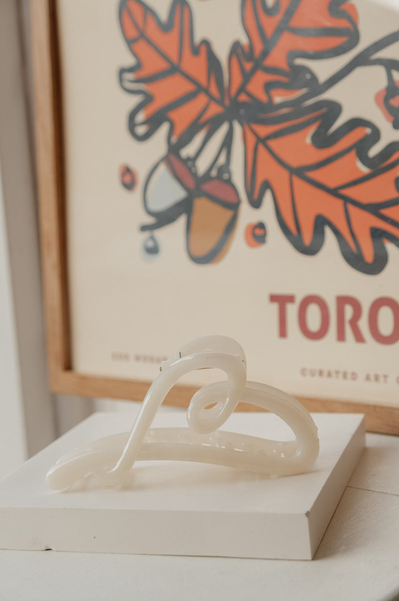 Fran Jelly White Forever Love Heart Claw Clip