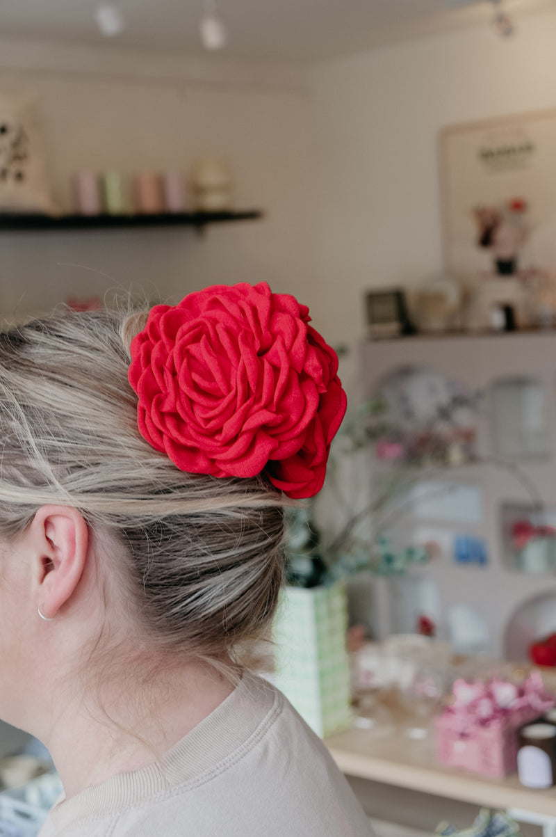 Alysa Red Rose Claw Clip