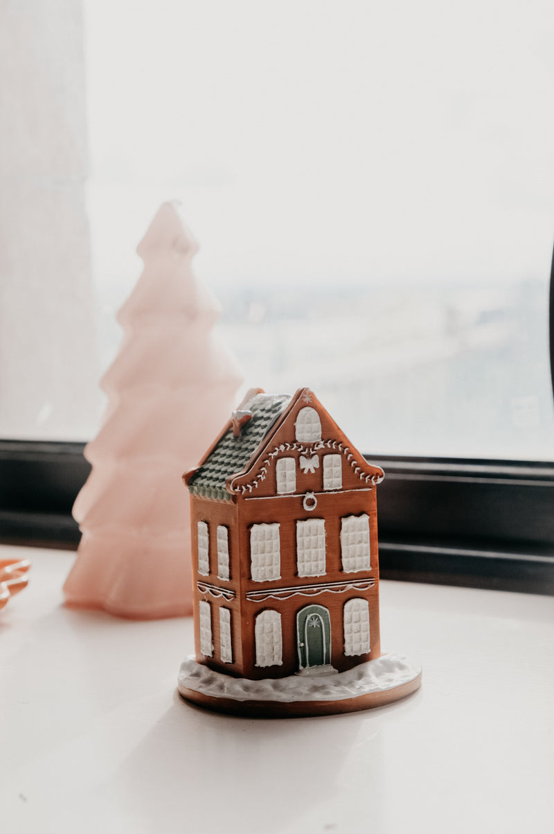 Gingerbread Townhouse Incense Cone Burner