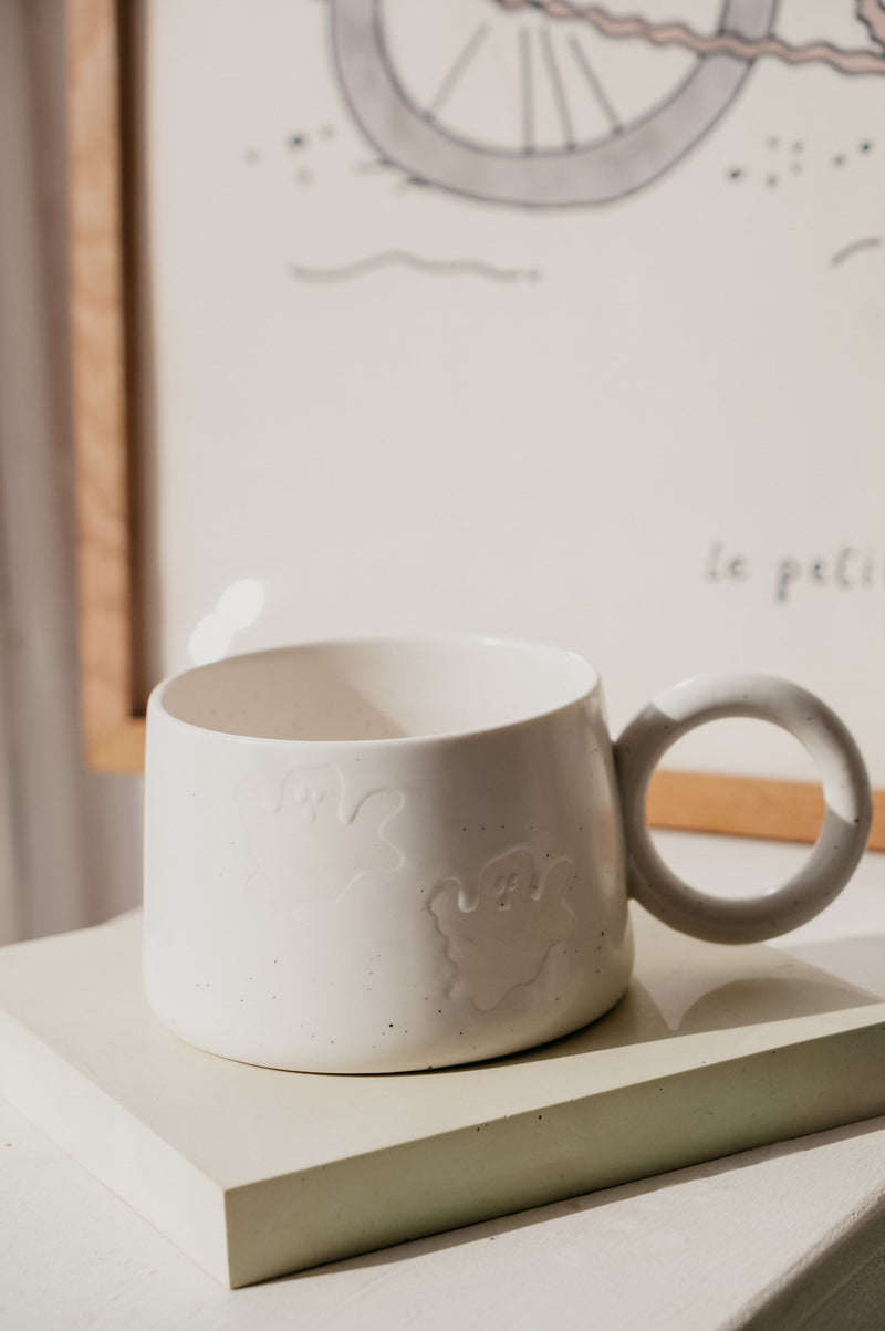 Beau Ghost Ghoul-Friends White Speckle Mug