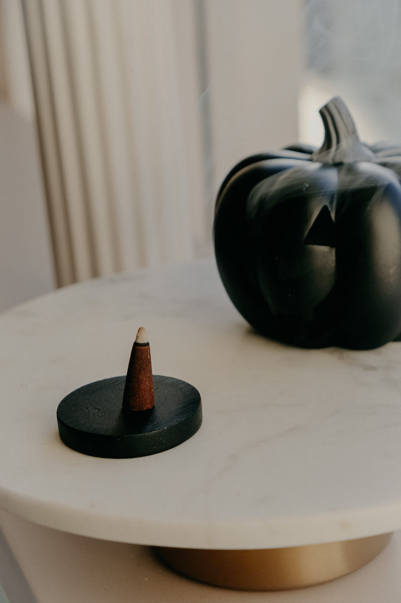 Nina Black Pumpkin Jack-o-Lantern Halloween Incense Cone Holder